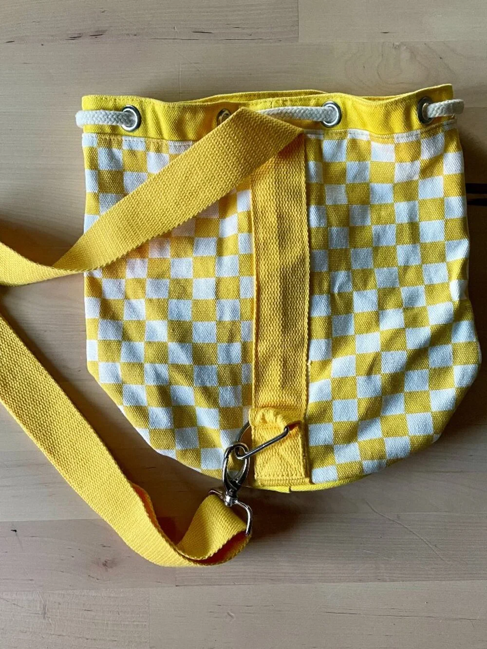 Teddy Fresh Unisex Yellow & White Checkered Drawstring Shoulder Bag Crossbody